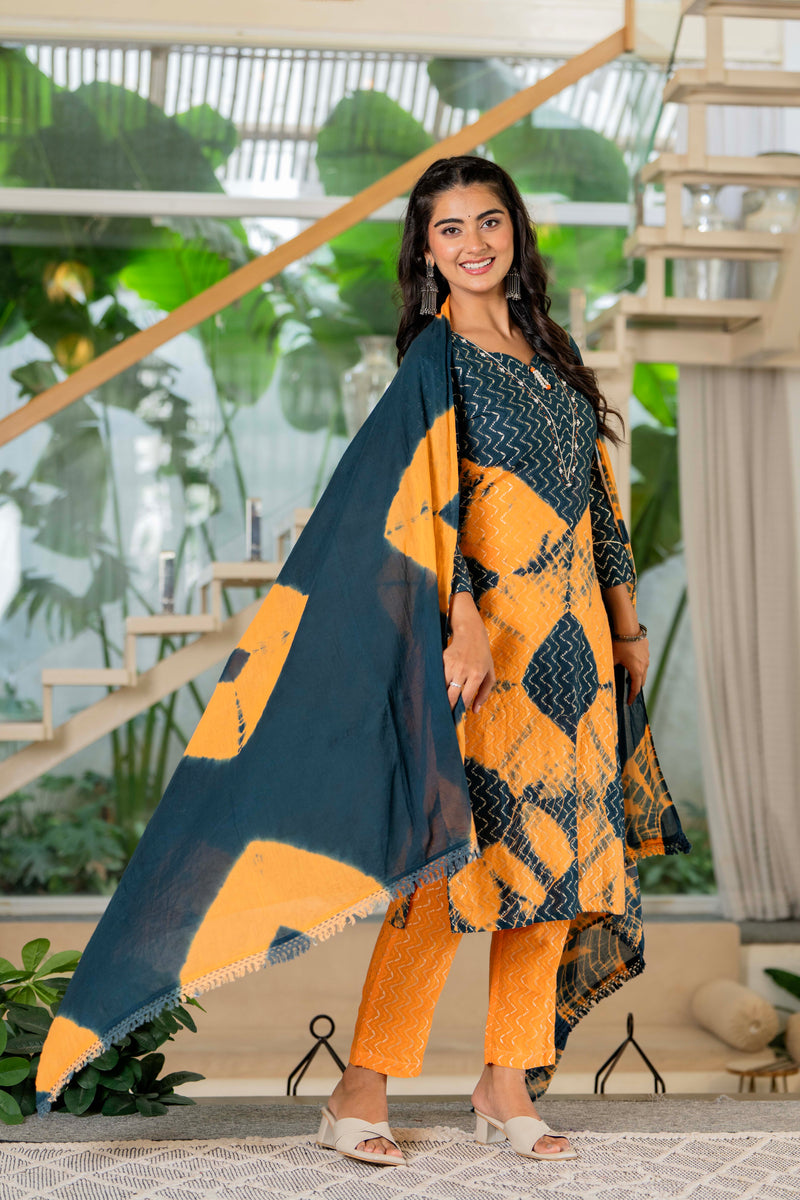 Women Tie& Dye Cotton Lapet Straight Shape Kurta , Pant With Dupatta