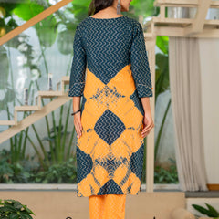 Women Tie& Dye Cotton Lapet Straight Shape Kurta , Pant With Dupatta