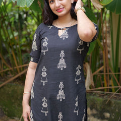 Black Ethnic Motif Printed Straight Kurta Set with Pants