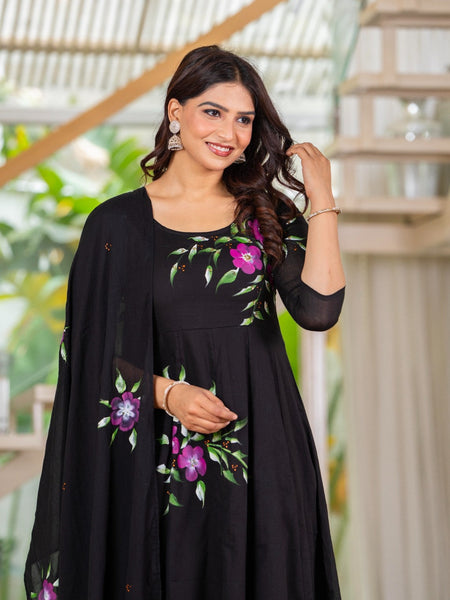 Mulcotton Hand Painted Kali Kurta Pant & Dupatta