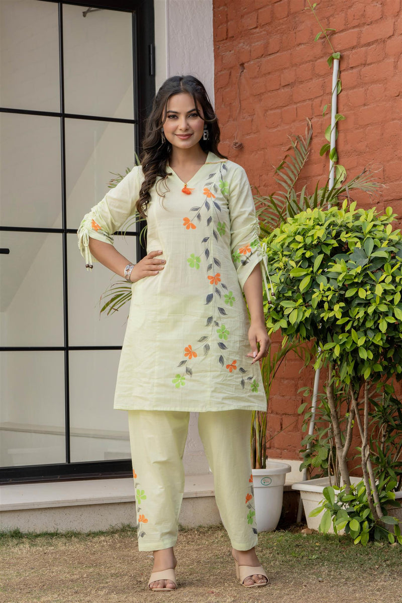 Woman Cotton V-Neck with Collor Hand Brush Painted Cord Set