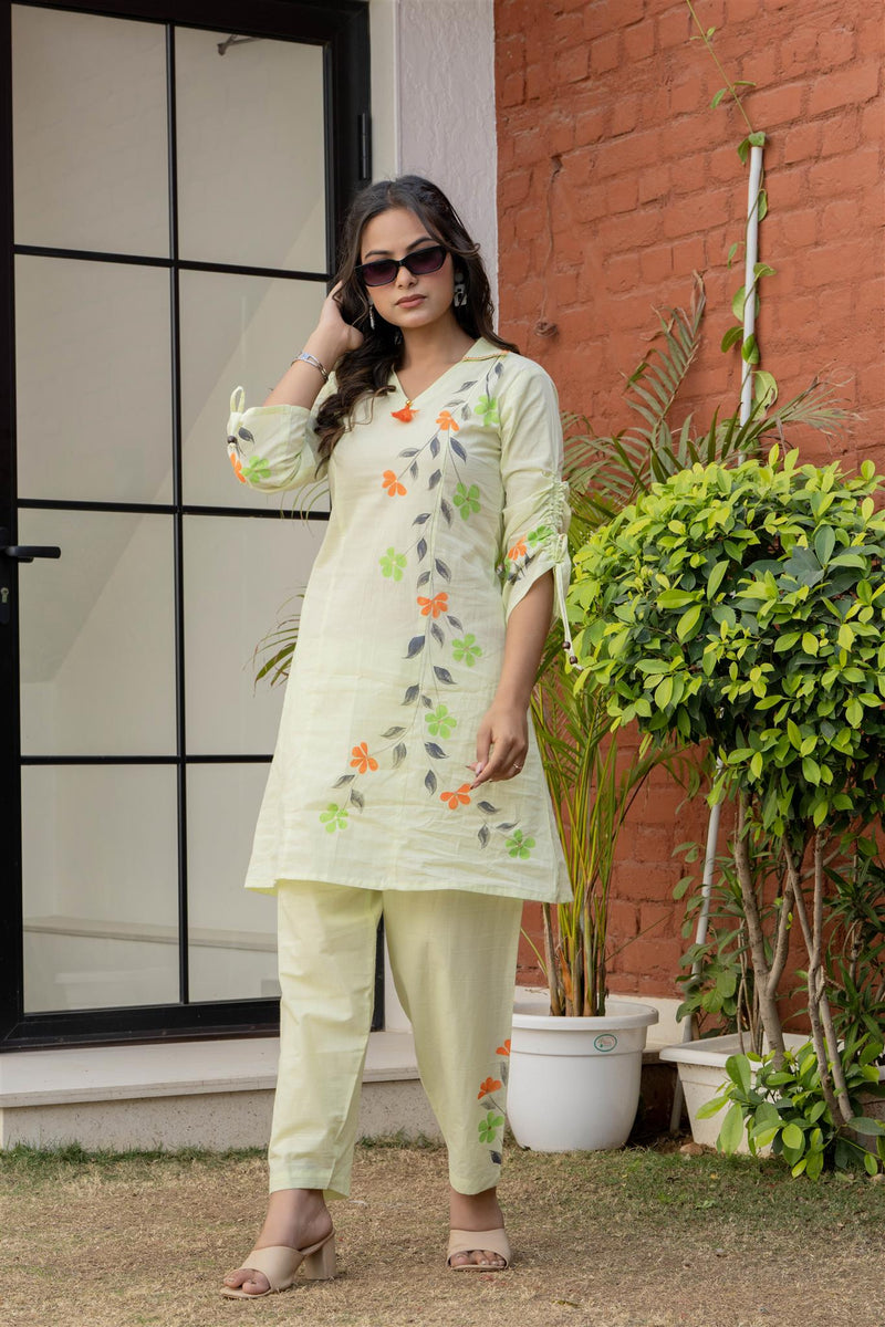 Woman Cotton V-Neck with Collor Hand Brush Painted Cord Set