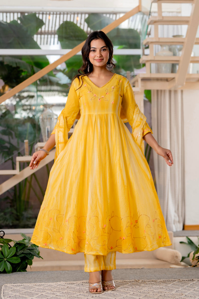 Women Yellow Tie&Dye and Manual embroidery Anarkali shape, kurta, pant & Duptta