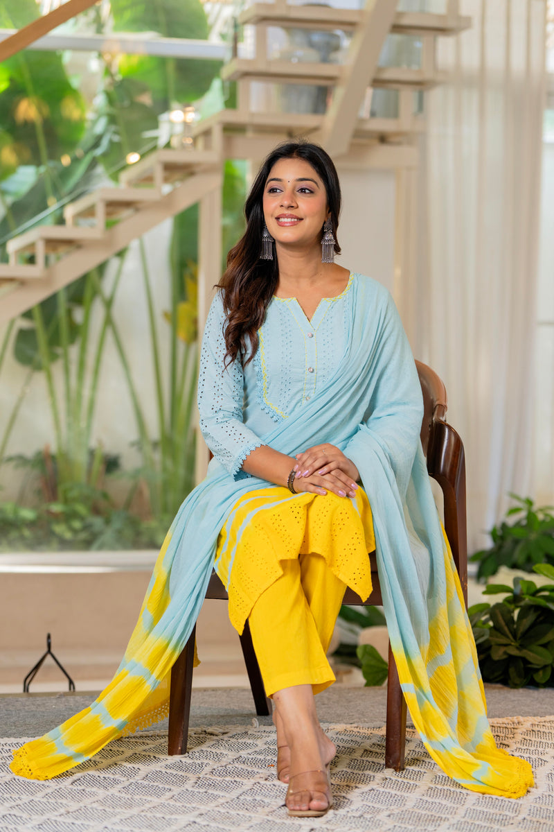 Women Tie& dye Cotton Straight Shape Kurta, Pant With Dupapta