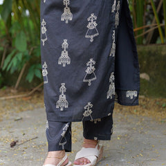 Black Ethnic Motif Printed Straight Kurta Set with Pants