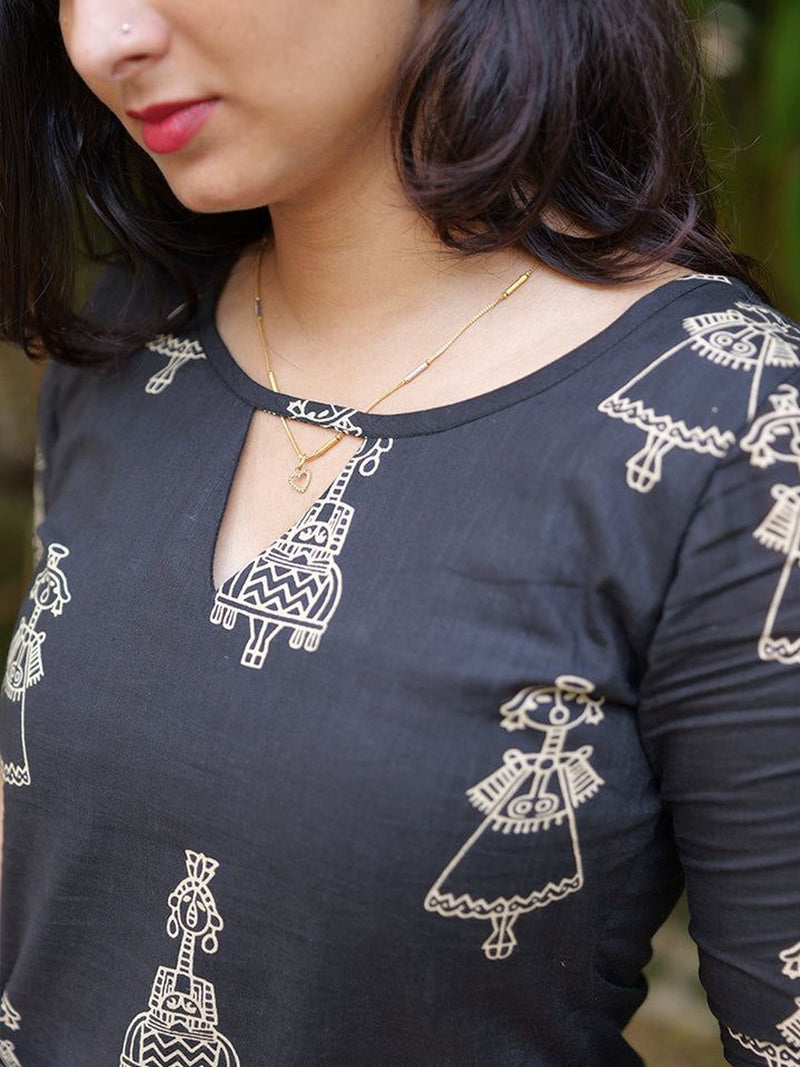Black Ethnic Motif Printed Straight Kurta Set with Pants