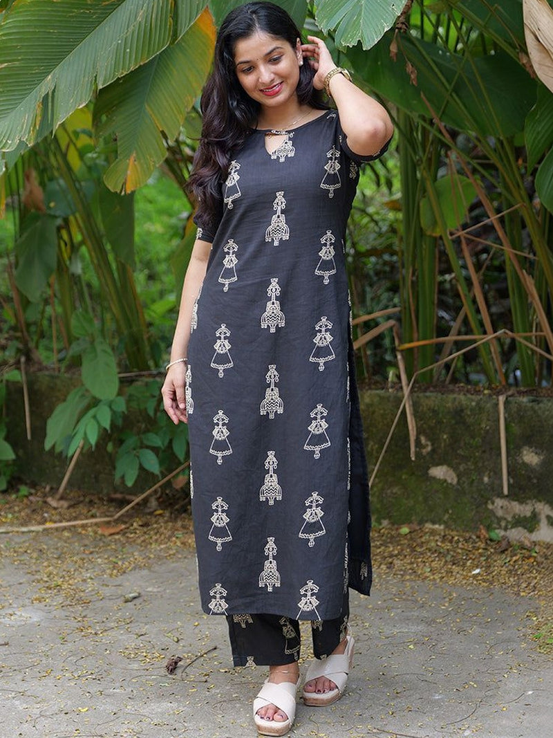 Black Ethnic Motif Printed Straight Kurta Set with Pants