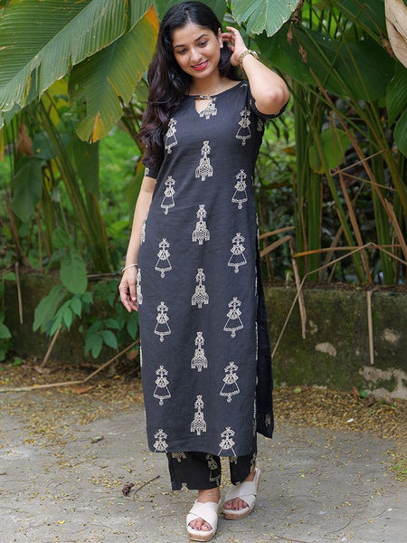 Black Ethnic Motif Printed Straight Kurta Set with Pants